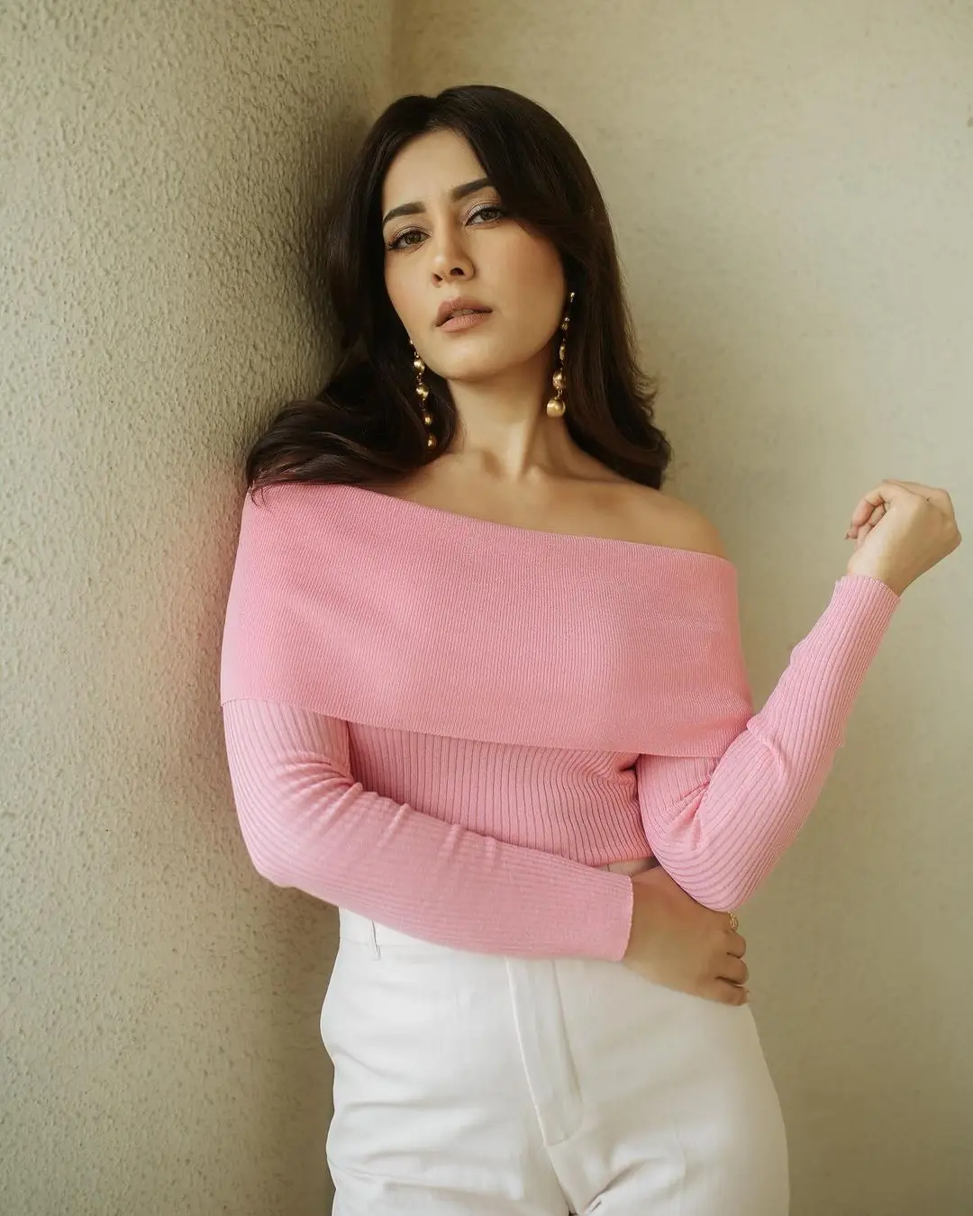 Telugu Girl Raashi Khanna In Beautiful Pink Top White Pant